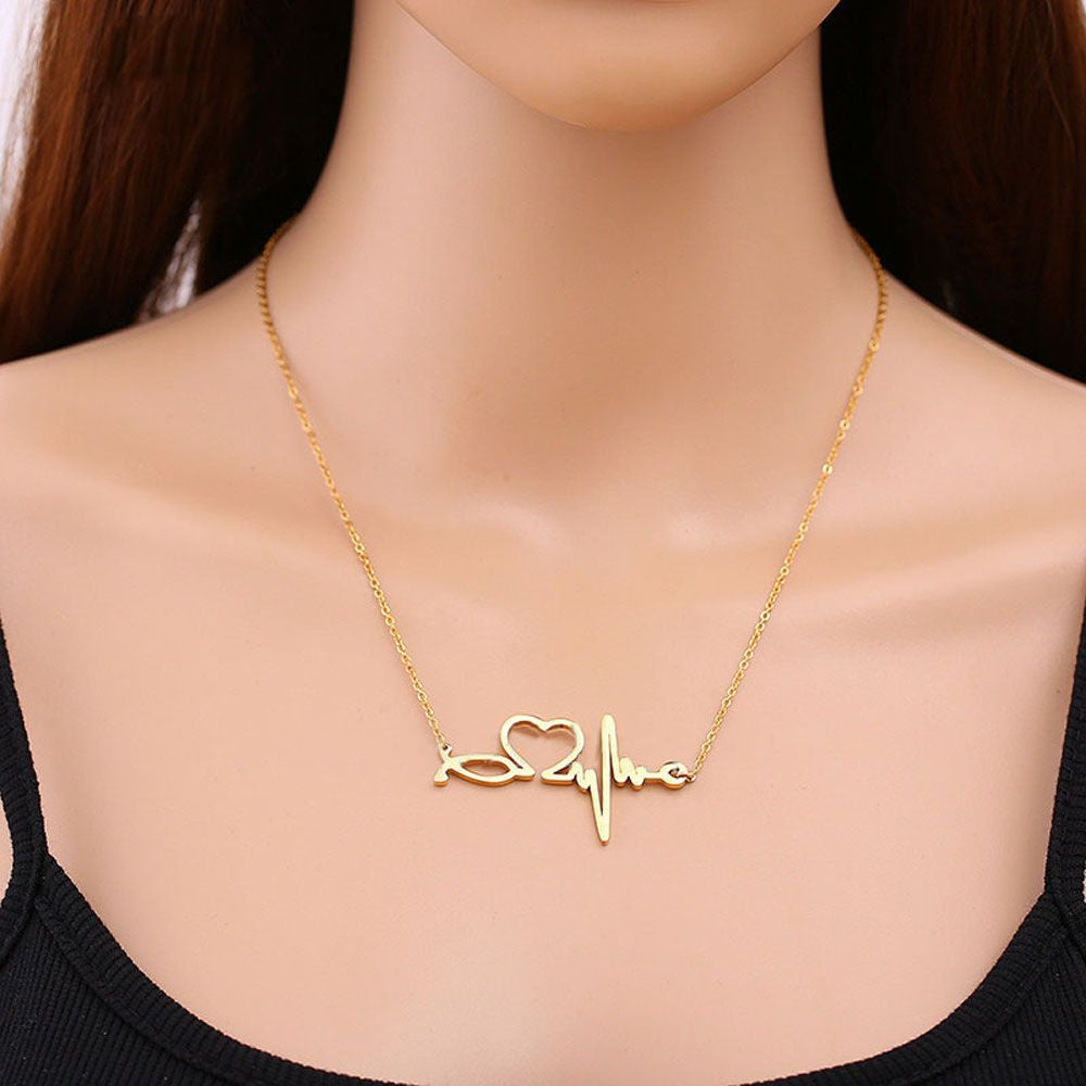 Collar Isabella Latido Corazón Dorado